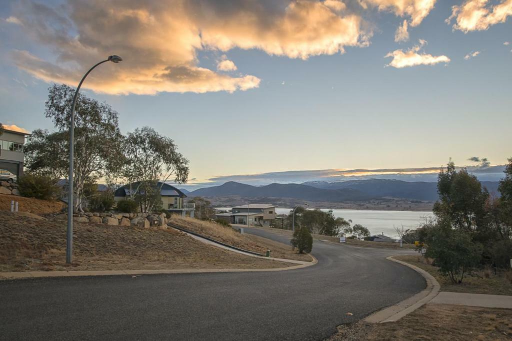 East Jindabyne- Cavallino 4 Bedroom Home Luaran gambar